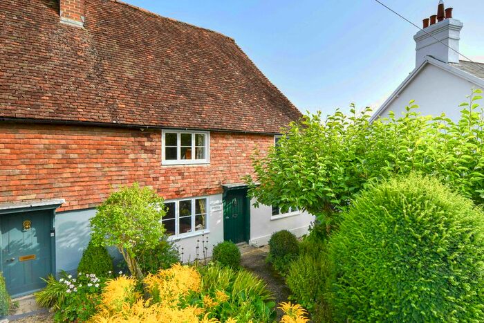 3 Bedroom Cottage For Sale In Rock Hill Road, Egerton, TN27