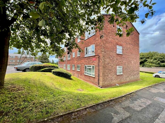 1 Bedroom Flat For Sale In Clent Way, Birmingham, B32
