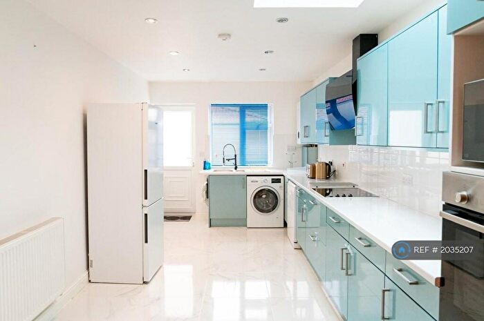 4 Bedroom Terraced House To Rent In Holmdale Road, Bristol, BS34