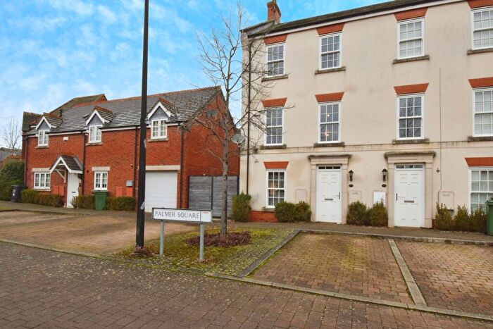 3 Bedroom Semi Detached House For Sale In Palmer Square, Leicester, Leicestershire, LE4