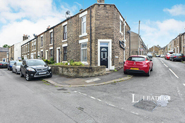 2 Bedroom End Of Terrace House To Rent In Duke Street, Glossop, SK13