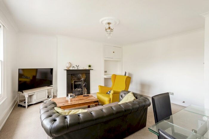 1 Bedroom Flat To Rent In Clarence Road, Windsor, SL4