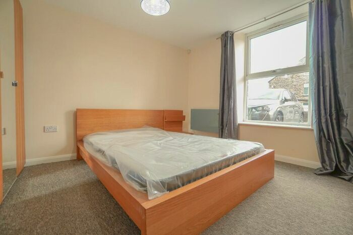 2 Bedroom Flat To Rent In St Vincents Court, Pudsey, LS28