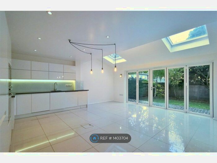 4 Bedroom Detached House To Rent In Rouse Gardens, London, SE21