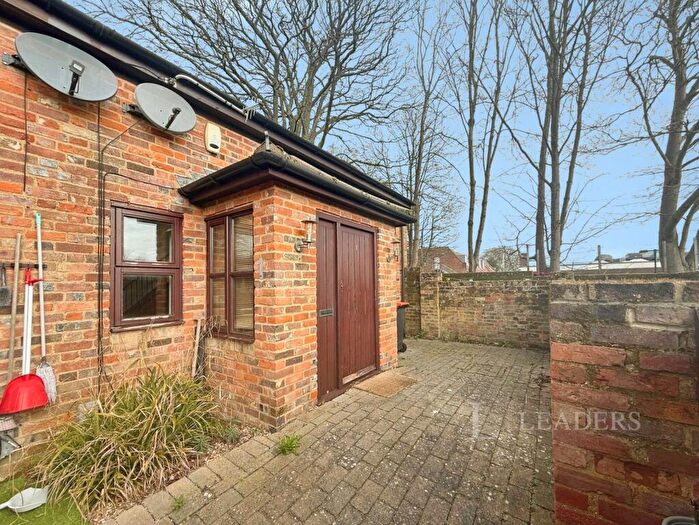 1 Bedroom End Of Terrace House For Sale In Manchester Place, Dunstable, Bedfordshire, LU6