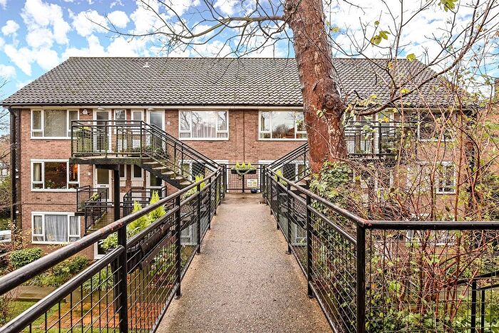 1 Bedroom Flat To Rent In Moat Lodge, London Road, Harrow On The Hill, HA1