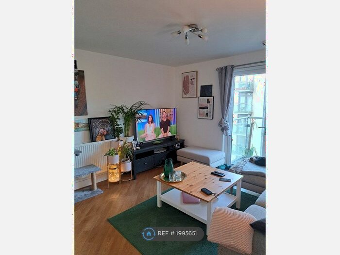 1 Bedroom Flat To Rent In Roehampton House, Dagenham, RM8