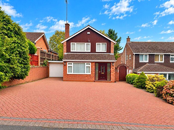 3 Bedroom Detached House For Sale In Monksfield Avenue, Great Barr, Birmingham, B43