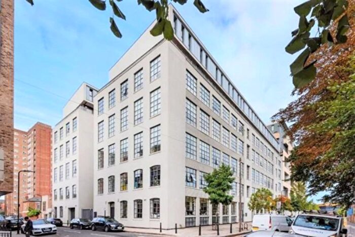 3 Bedroom Flat To Rent In Chatham Place, London, E9