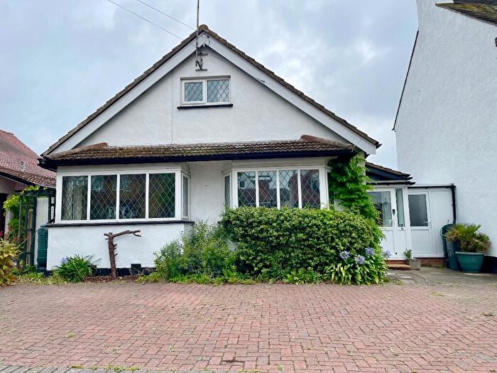4 Bedroom Detached Bungalow For Sale In Leigh-On-Sea, Essex, SS9
