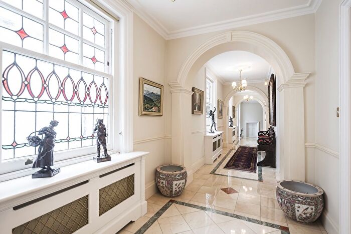 3 Bedroom Flat To Rent In Prince Consort Road, London, SW7