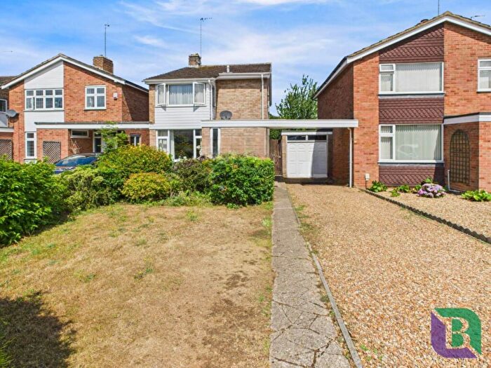 3 Bedroom Detached House For Sale In Vicarage Street, Woburn Sands, MK17