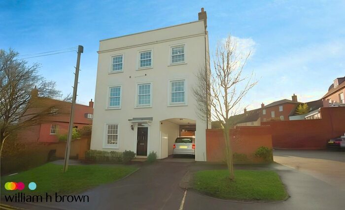 4 Bedroom Town House To Rent In Brook End Road South, Chelmsford, CM2