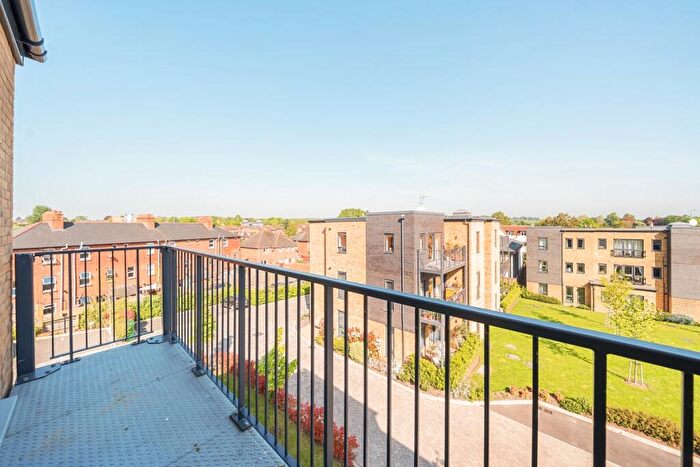 2 Bedroom Flat To Rent In Isambard Close Maidenhead, SL6