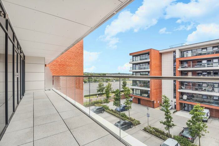 2 Bedroom Apartment To Rent In Newbury, Berkshire, RG14