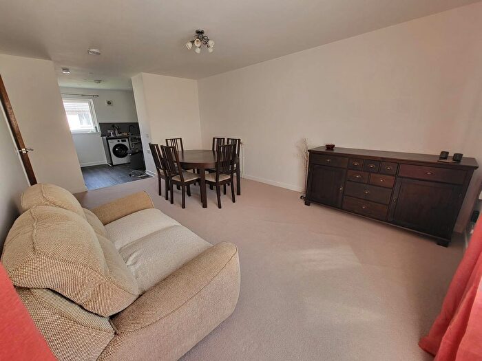 2 Bedroom Flat To Rent In Castleview Drive, Edinburgh, EH16