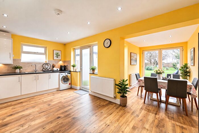 5 Bedroom Semi-Detached House For Sale In Stormont Way, Chessington, KT9