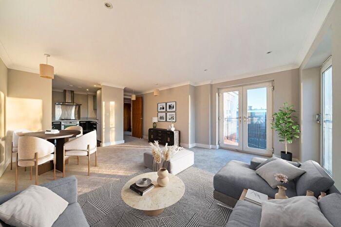 2 Bedroom Flat For Sale In Southend Road, Beckenham, BR3