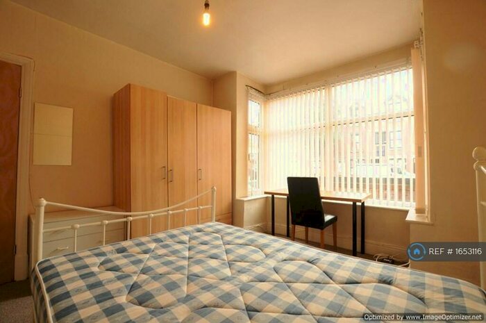 4 Bedroom Flat To Rent In Beeston Road, Nottingham, NG7