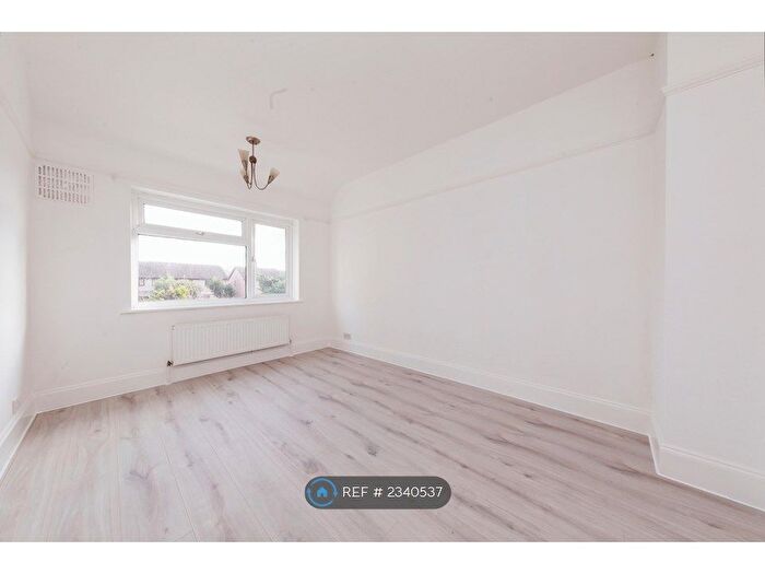 3 Bedroom End Of Terrace House To Rent In The Glade, Croydon, CR0