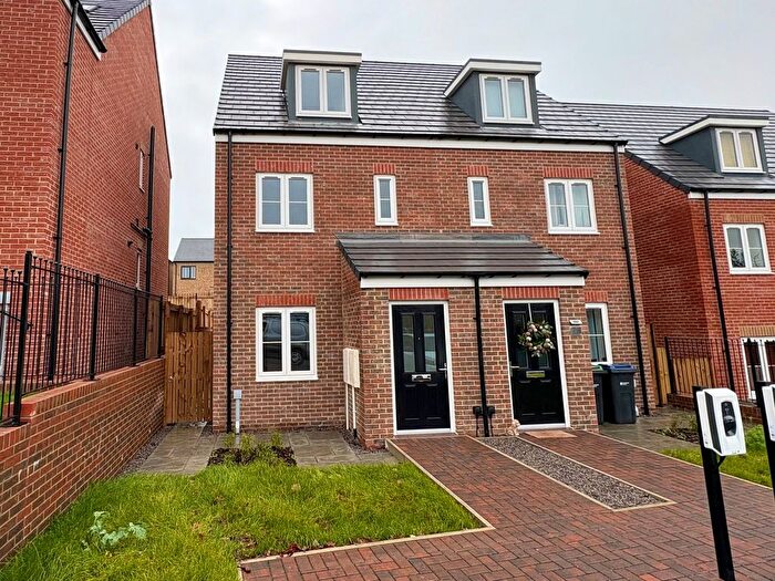 3 Bedroom Semi Detached House To Rent In Elm Rise, Birtley, DH3