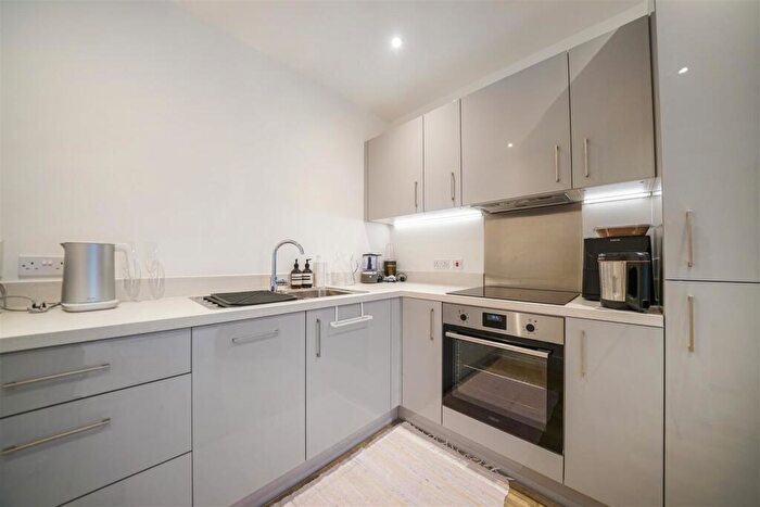 1 Bedroom Apartment For Sale In Hermitage Lane, Hampstead, NW2