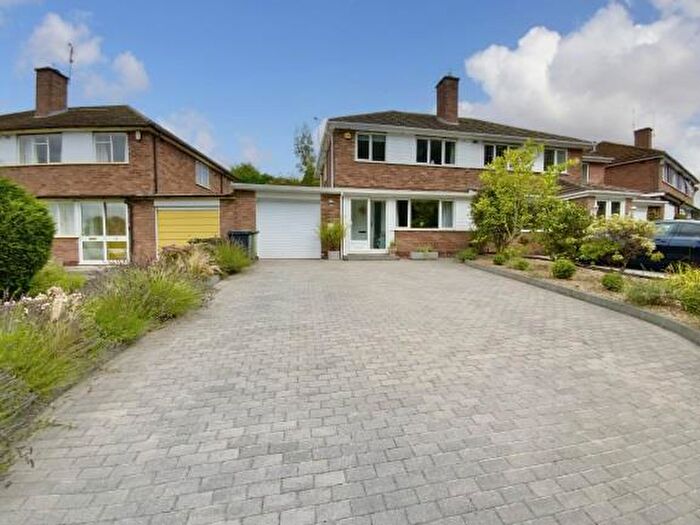 3 Bedroom Semi Detached House For Sale In Lansdowne Road, Hayley Green, Halesowen, B63