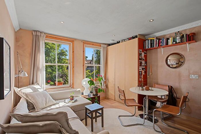 1 Bedroom Flat For Sale In Cranwich Road, London, N16