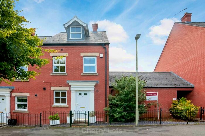 3 Bedroom Town House To Rent In Lapsley Drive, Hanwell Fields, Banbury, OX16