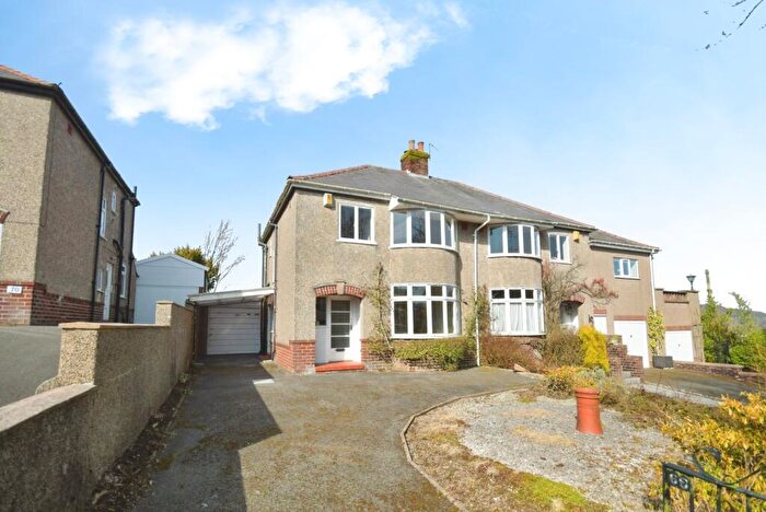 3 Bedroom Semi-Detached House For Sale In Macclesfield Old Road, Buxton, Derbyshire, SK17