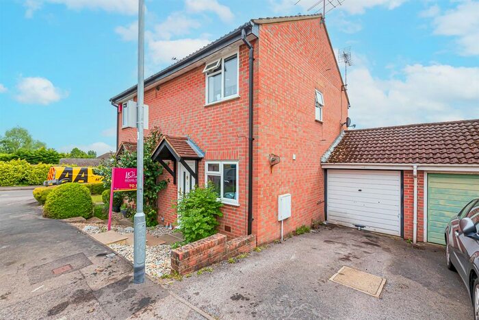 2 Bedroom Semi-Detached House To Rent In Chaffinch Close, Wokingham, RG41