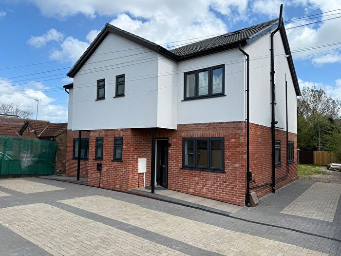 4 Bedroom Semi Detached House For Sale In Sevenoaks Way, Orpington, BR5