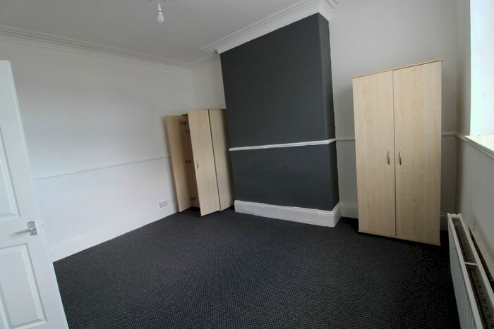 2 Bedroom Flat To Rent In Whitehall Road, Gateshead, NE8