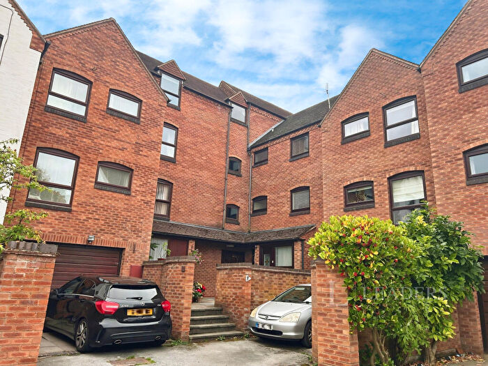 1 Bedroom Flat To Rent In Taylor Court, CV34