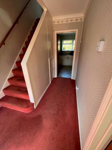 4 Bedroom Semi-Detached House To Rent In Priestleys Close, Luton, LU1