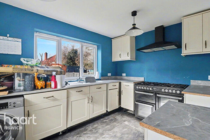 3 Bedroom Semi Detached House For Sale In Spenser Road, Ipswich, IP1