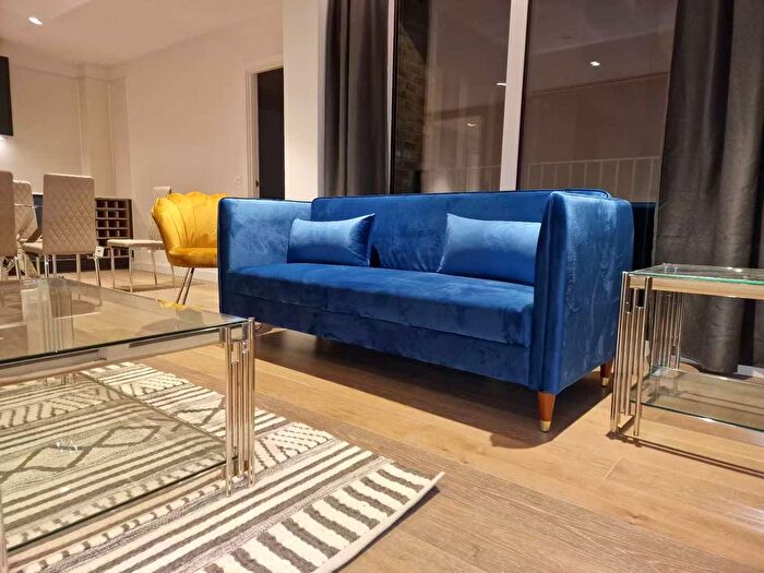 3 Bedroom Flat To Rent In Signature House, Postmark, WC1X