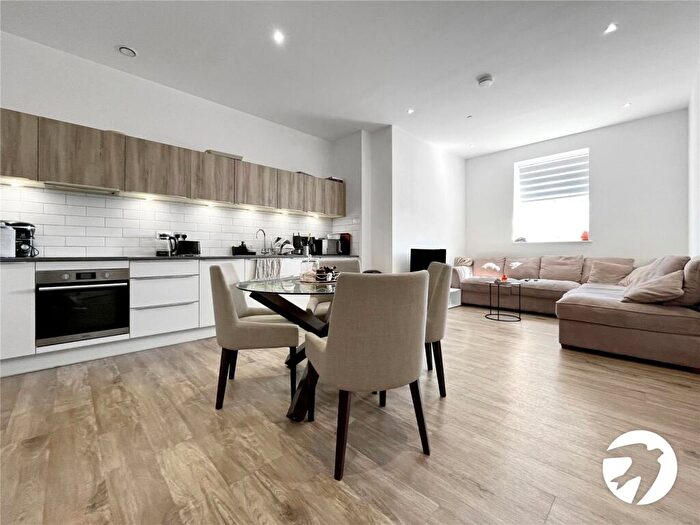 1 Bedroom Flat To Rent In Quayside, Chatham Maritime, Chatham, Kent, ME4