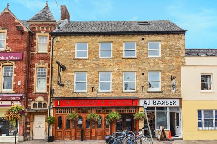 1 Bedroom Flat To Rent In Market Square, Witney OX28
