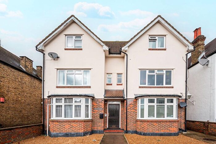 2 Bedroom Flat To Rent In Bellingham Road, Catford, London, SE6