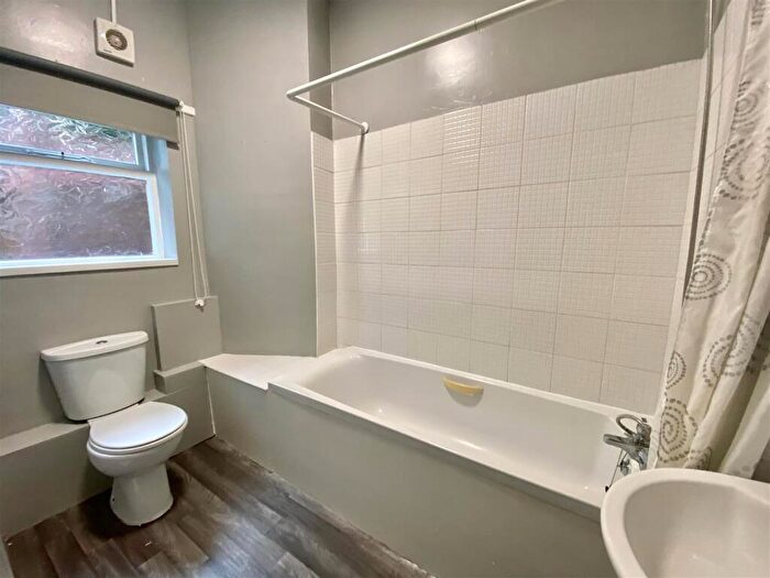 2 Bedroom Flat To Rent In Hillfield Street, Bensham, Gateshead, NE8