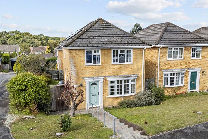 3 Bedroom Detached House For Sale In Poplar Way, Midhurst, GU29