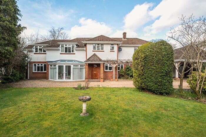 4 Bedroom Detached House For Sale In Woodside Crescent, Chilworth, Southampton, Hampshire, SO16