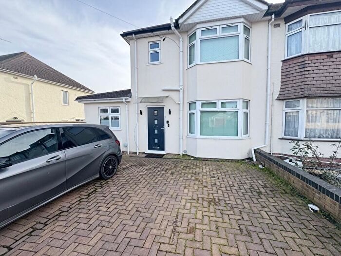5 Bedroom Semi-Detached House To Rent In Holmdale Road, BS34
