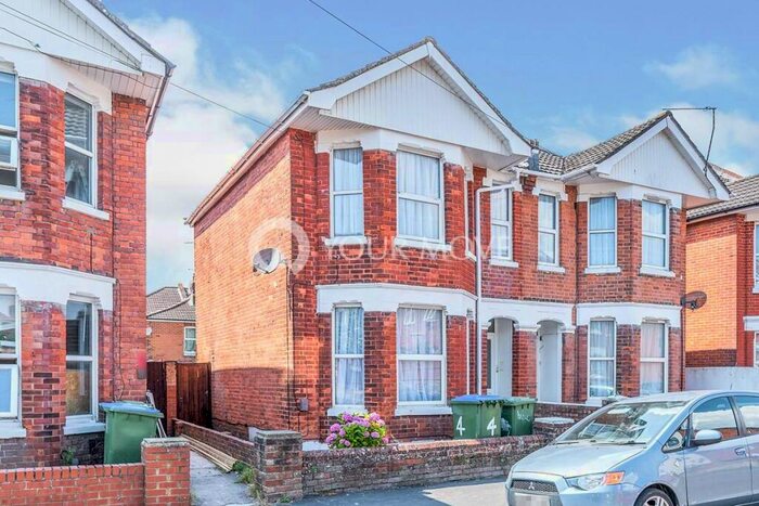 4 Bedroom Semi Detached House To Rent In Harborough Road, Southampton, SO15