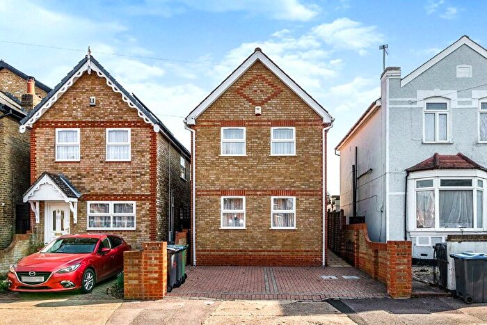 1 Bedroom Detached House To Rent In Worthington Road, Surbiton, KT6