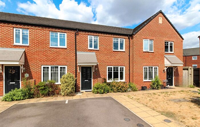 2 Bedroom Terraced House For Sale In Pease Close, Warwick, CV34