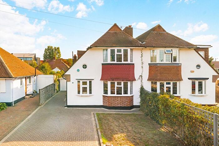 3 Bedroom Bungalow For Sale In Woodlawn Crescent, Whitton, TW2