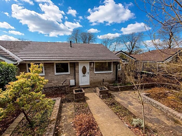 3 Bedroom Semi Detached Bungalow For Sale In Foxlow Avenue, Buxton, SK17