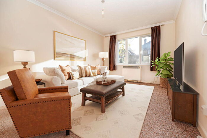 1 Bedroom Flat To Rent In Roberts Road, Southampton, Hampshire, SO15